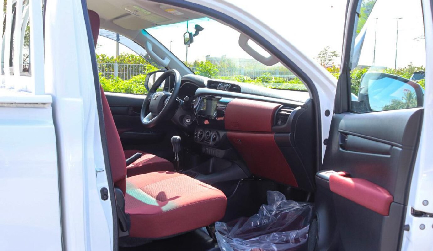 تويوتا هايلوكس SGLX 4×4 2.4L ديزل أوتوماتيك