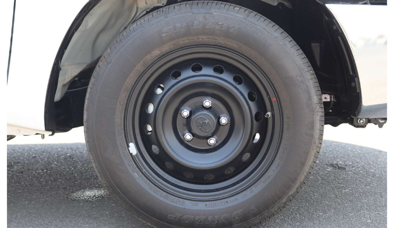 تويوتا هيلوكس جي إل، كابينة مفردة، 2025