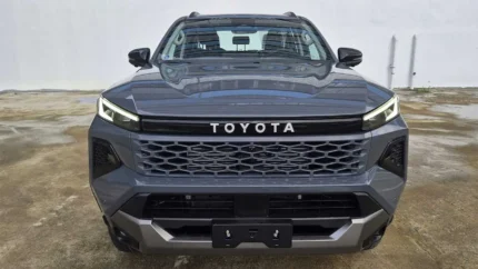 TOYOTA HILUX CONQUEST