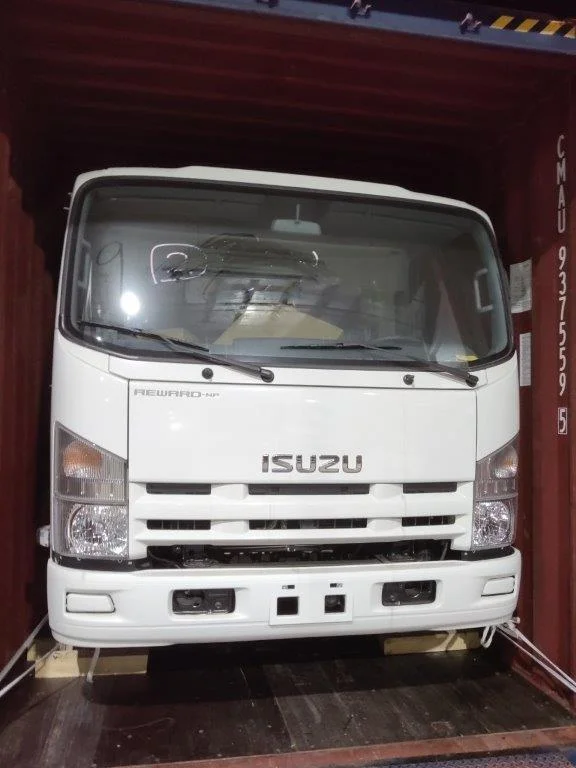 شحن سيارة Isuzu من دبي 7