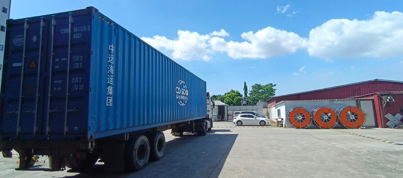 SHIPPING 2 UNITS HILUX GR AND COUNQUEST (20)
