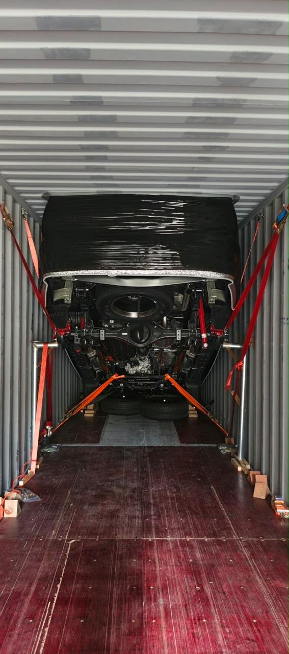 SHIPPING 2 UNITS HILUX GR AND COUNQUEST (3)
