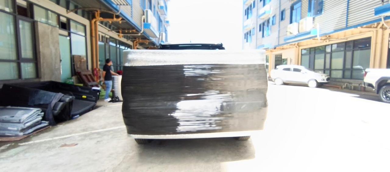 SHIPPING 2 UNITS HILUX GR AND COUNQUEST (4)