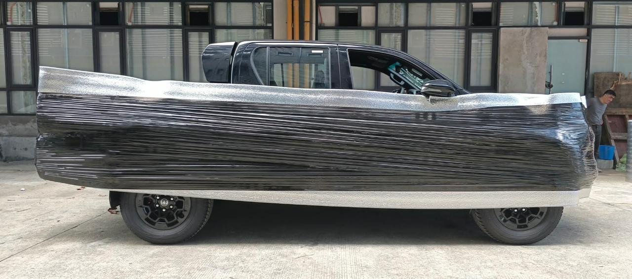 SHIPPING 2 UNITS HILUX GR AND COUNQUEST (5)